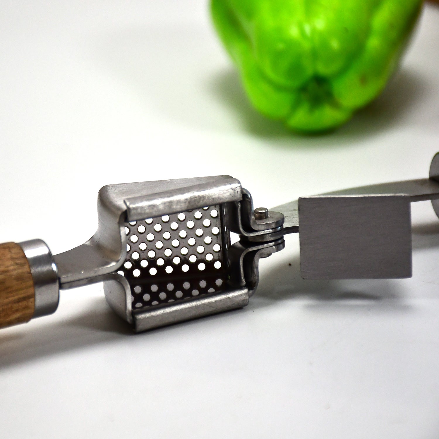 2750 Garlic Press Crusher Grinder Manual Multifunctional Vegetables Ginger Squeezer Masher DeoDap 2750 Garlic Press Crusher Grinder Manual Multifunctional Vegetables Ginger Squeezer Masher DeoDap